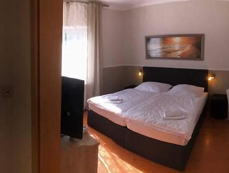 Zum Gruenen Jaeger Hotel Barsinghausen Luaran gambar