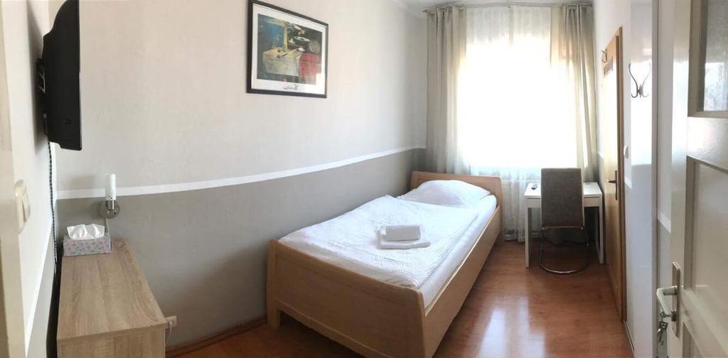 Zum Gruenen Jaeger Hotel Barsinghausen Luaran gambar