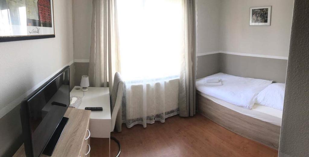 Zum Gruenen Jaeger Hotel Barsinghausen Luaran gambar